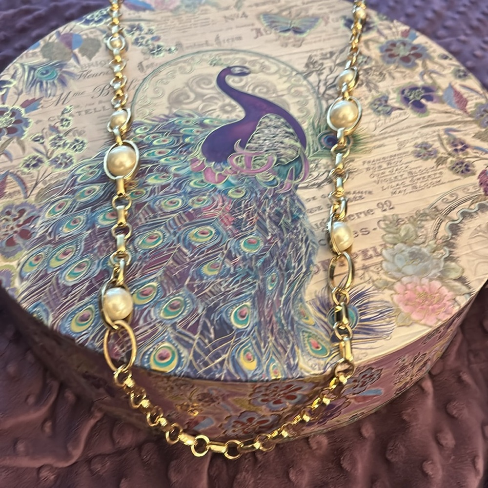 White House Black market Pearl chain necklace - Picture 5 of 6